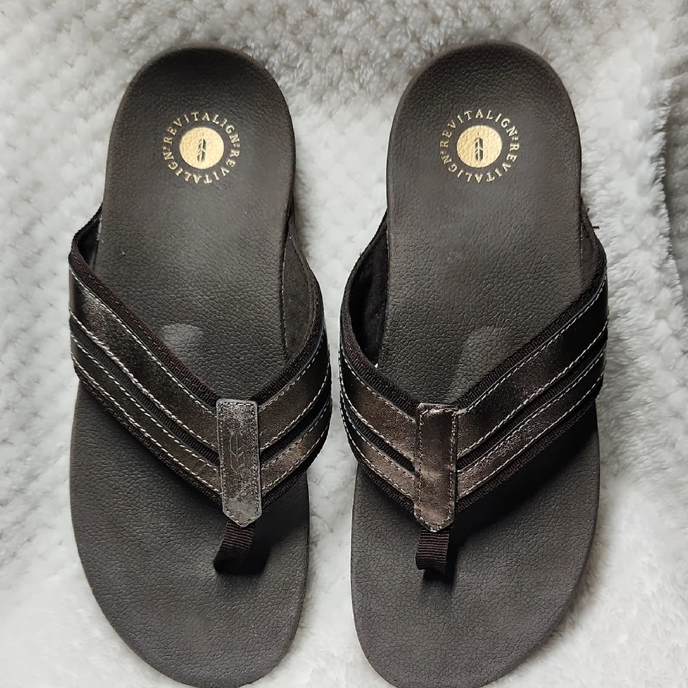 Revitalign Orthotic Grade Flip Flips Size 10
